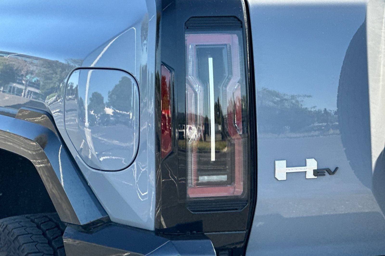 2024 GMC Hummer EV SUV 2X