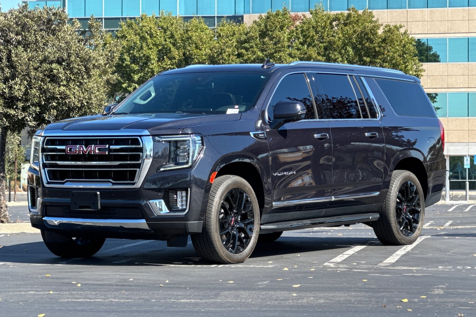 2023 GMC Yukon XL SLT