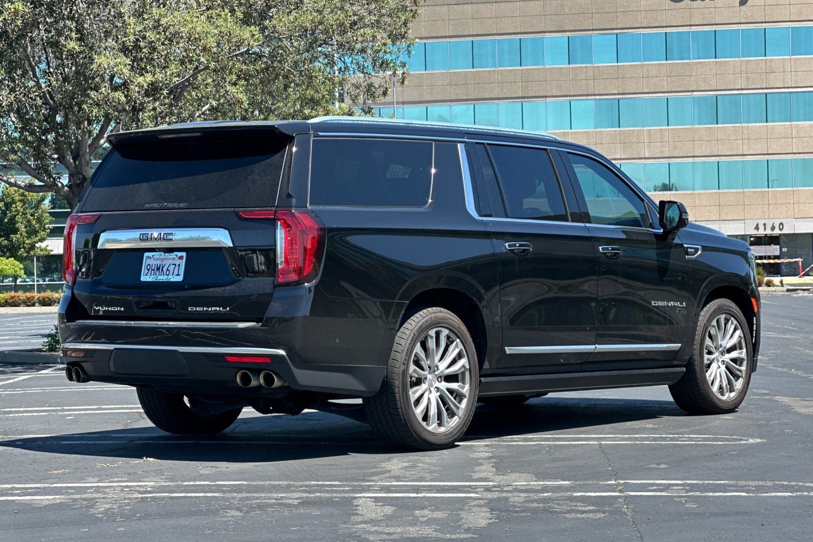 2023 GMC Yukon XL Denali