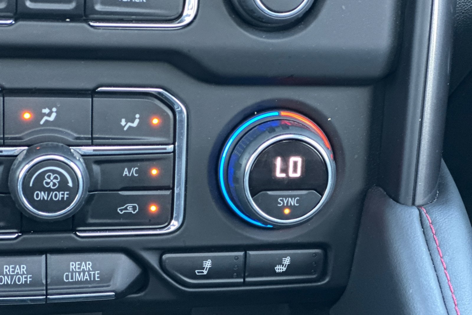 2023 Chevrolet Suburban RST