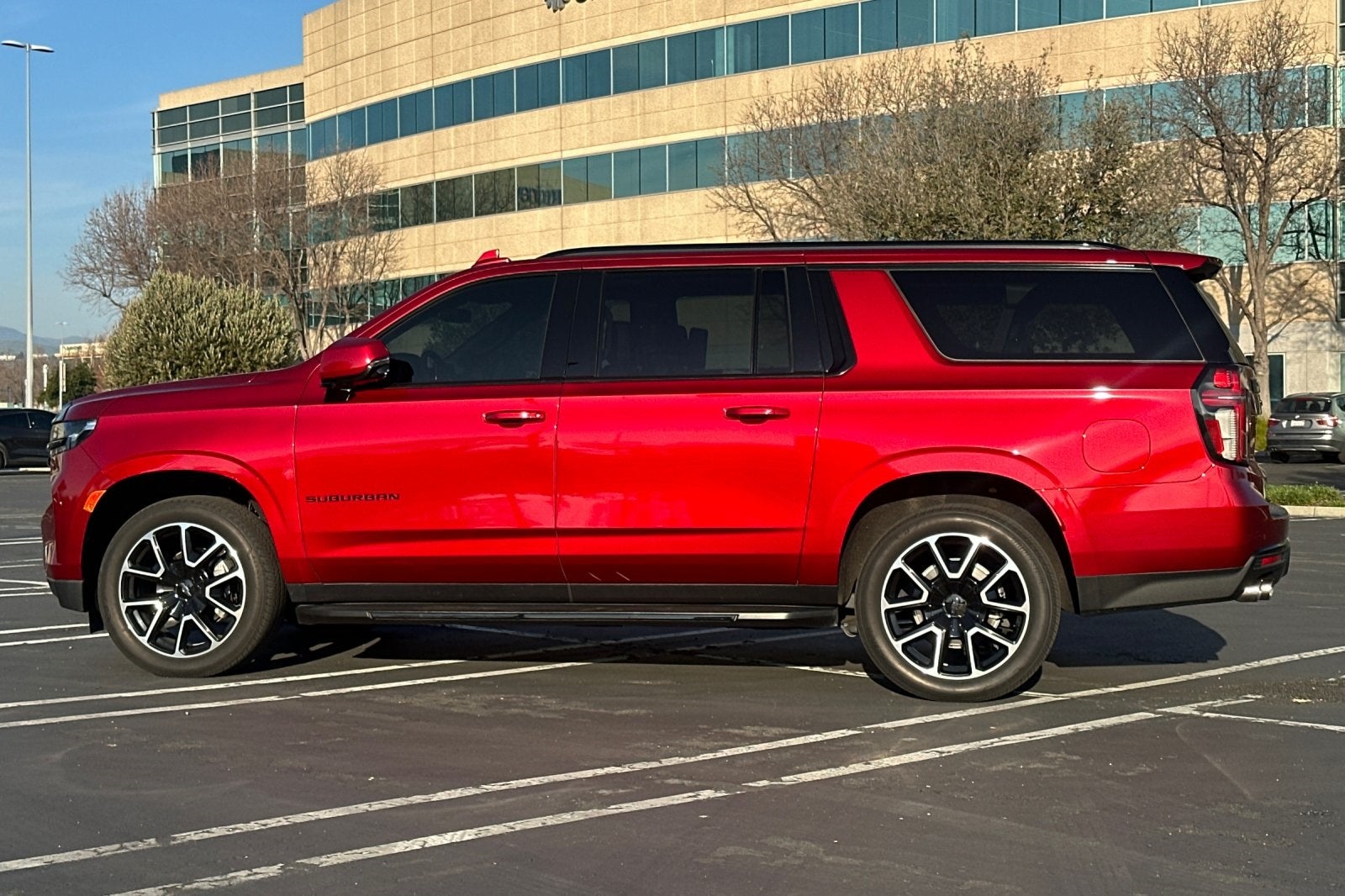 2023 Chevrolet Suburban RST