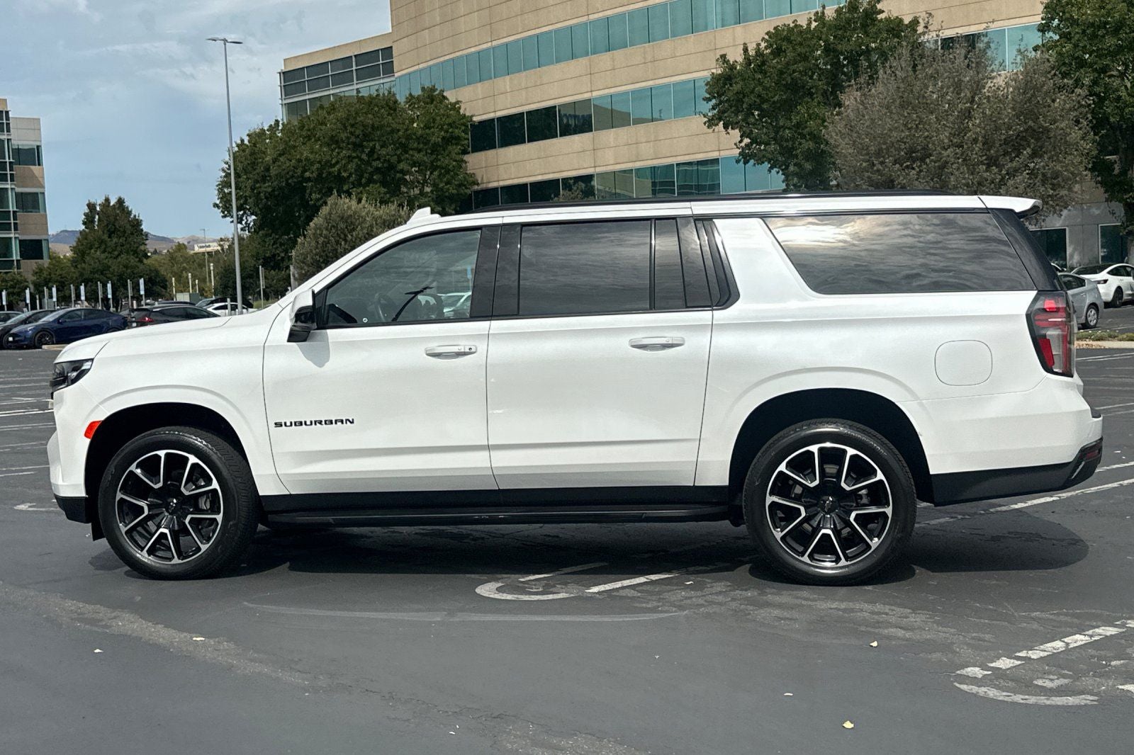 2024 Chevrolet Suburban RST