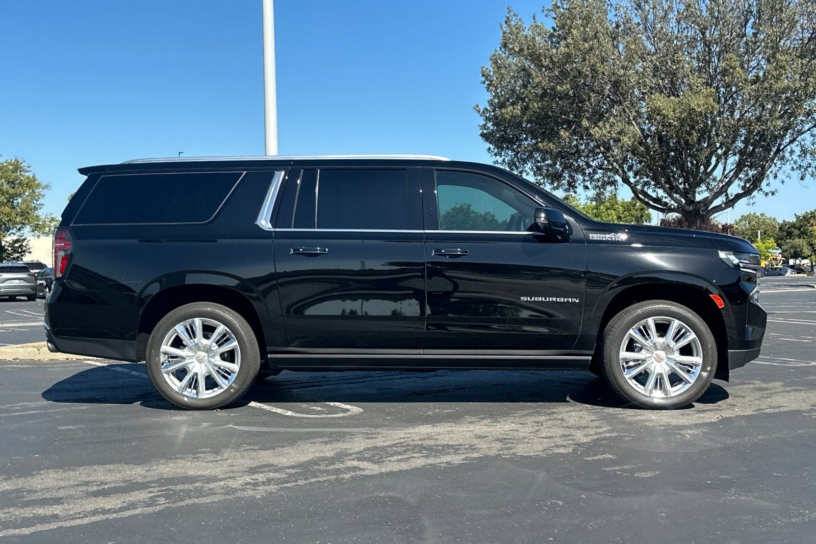 2023 Chevrolet Suburban High Country