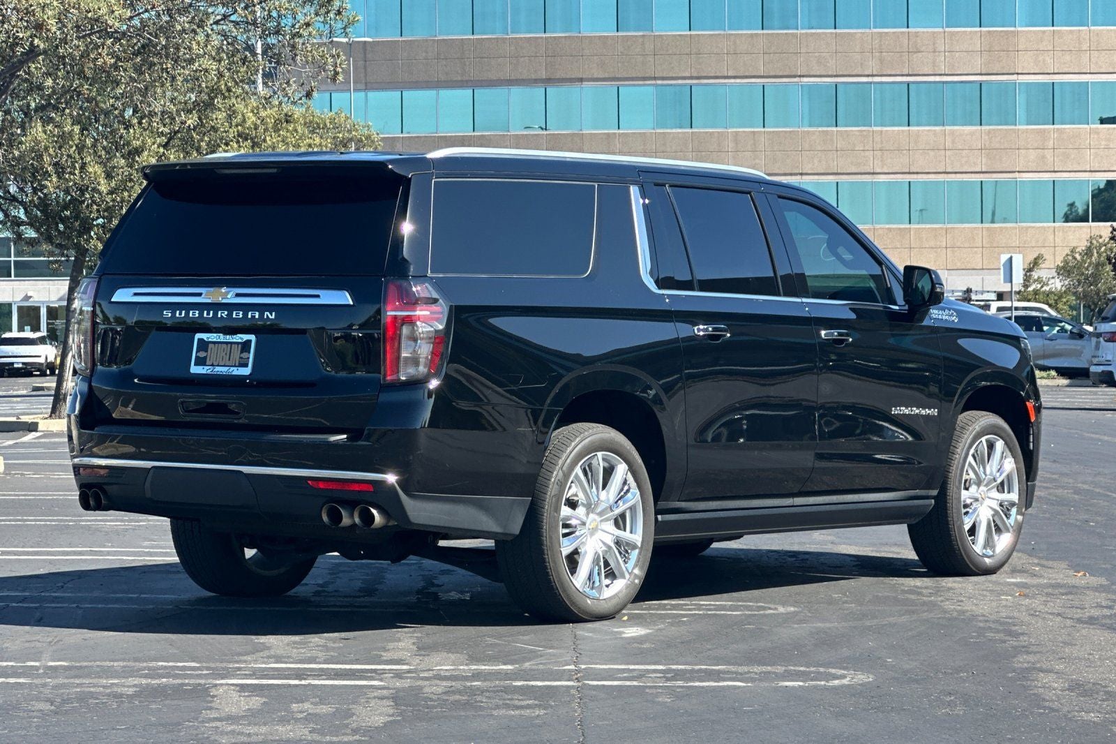 2023 Chevrolet Suburban High Country