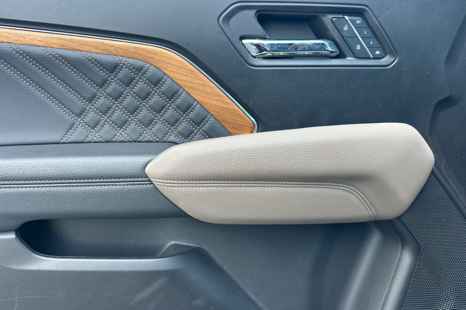 2024 GMC Canyon Denali