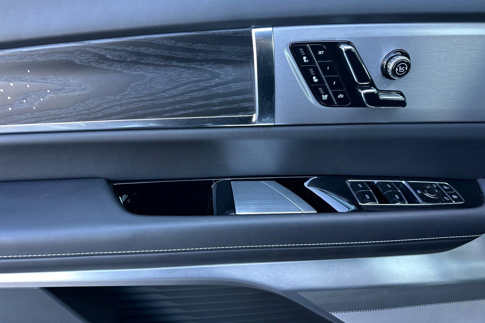 2026 Cadillac VISTIQ Platinum