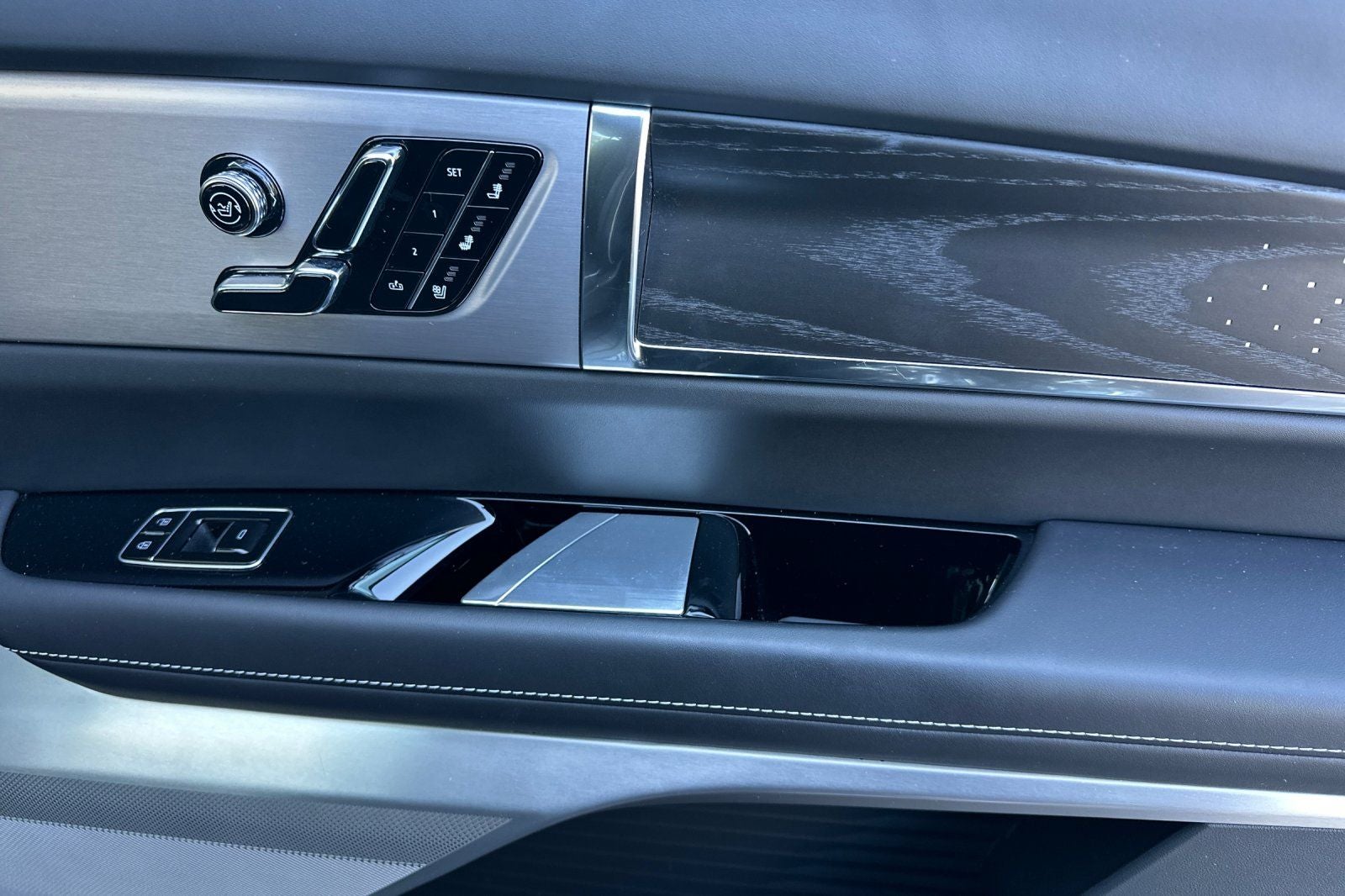 2026 Cadillac VISTIQ Platinum
