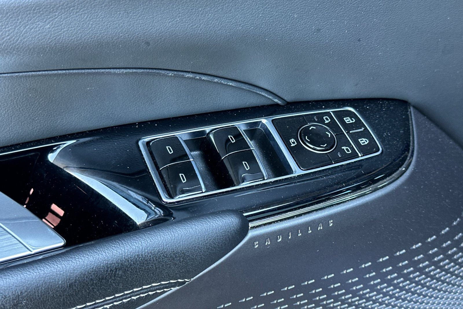 2024 Cadillac LYRIQ Sport