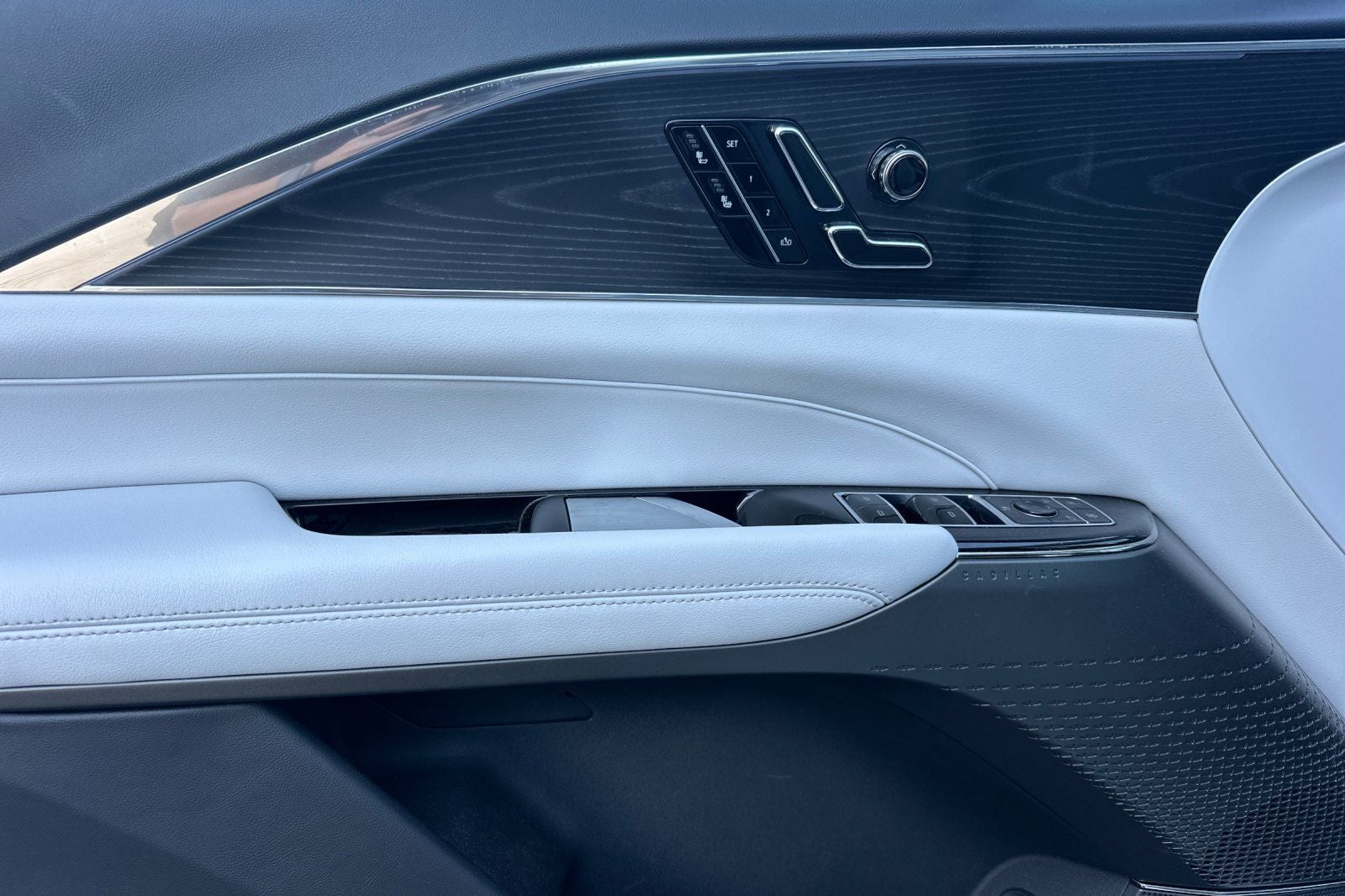 2024 Cadillac LYRIQ Sport