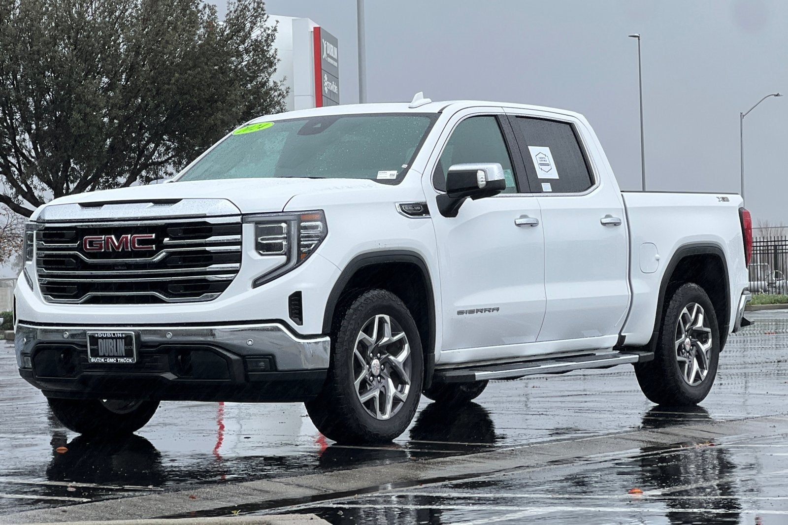 2024 GMC Sierra 1500 SLT
