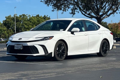 2025 Toyota Camry SE
