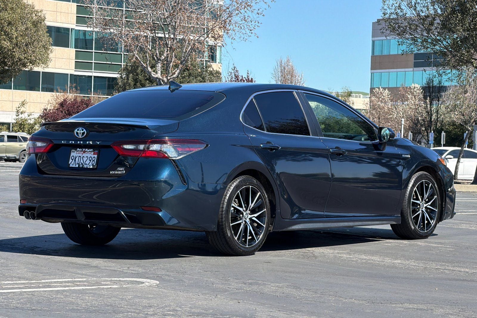 2021 Toyota Camry Hybrid SE