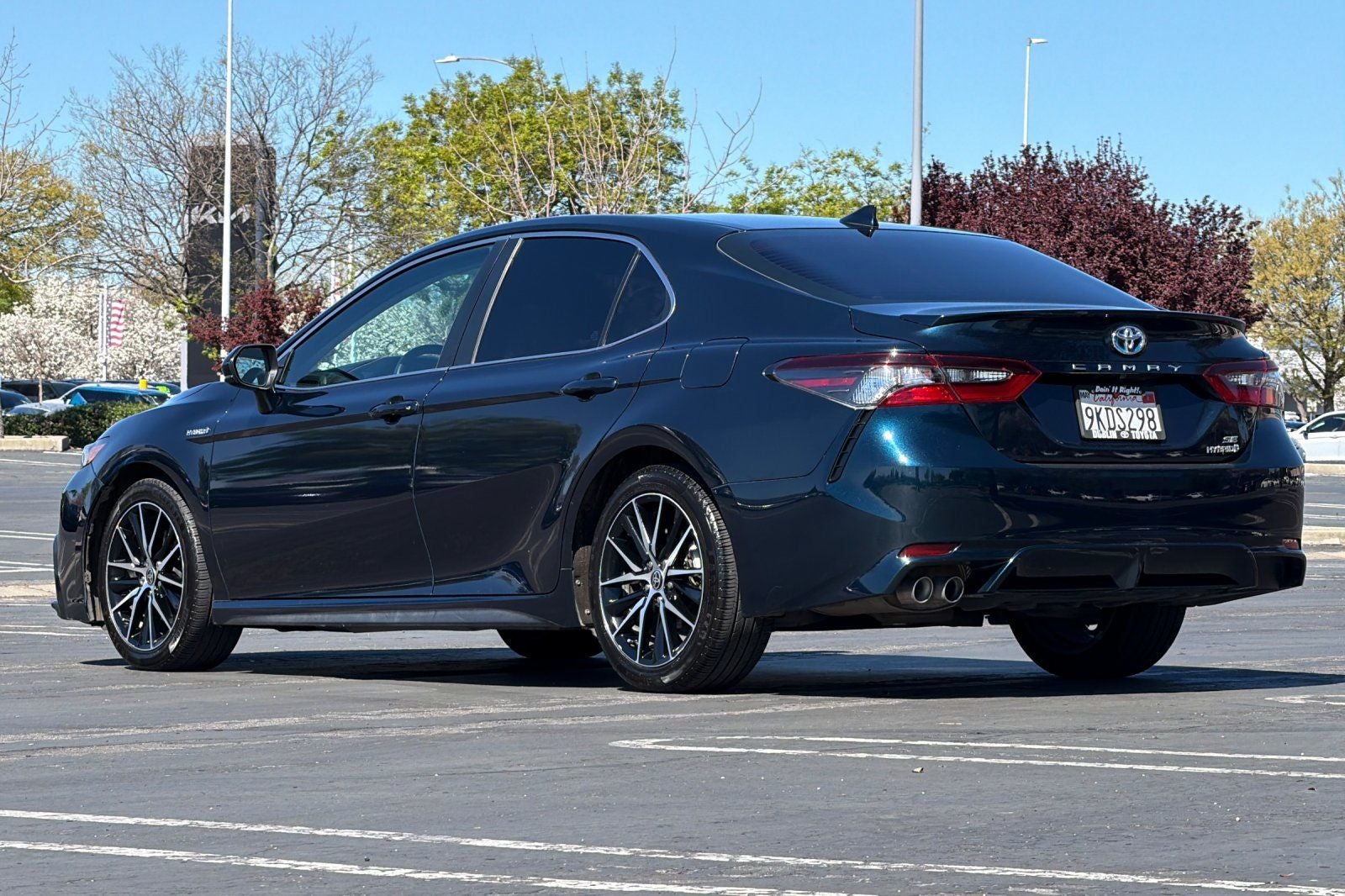 2021 Toyota Camry Hybrid SE