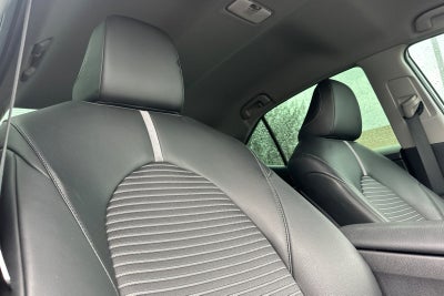 2022 Toyota Camry Hybrid SE