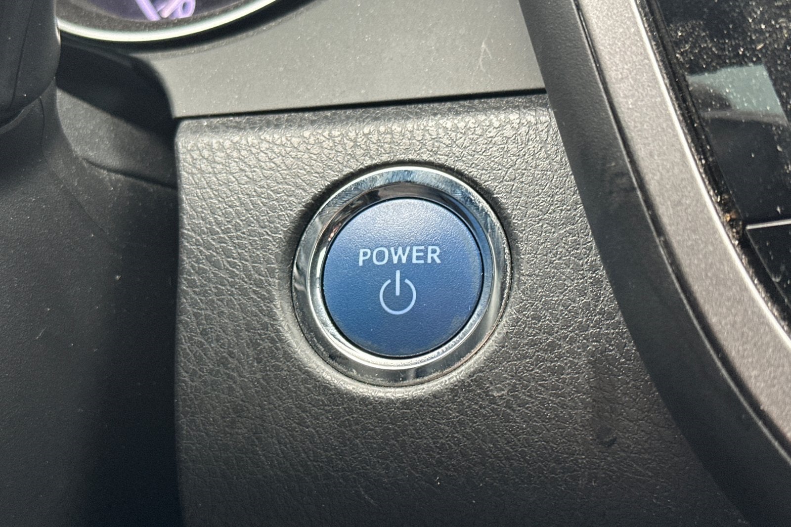 2022 Toyota Camry Hybrid SE