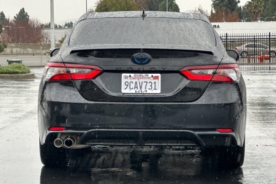 2022 Toyota Camry Hybrid SE