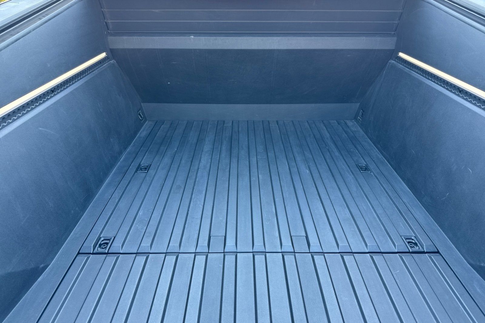 2024 Tesla Cybertruck Base