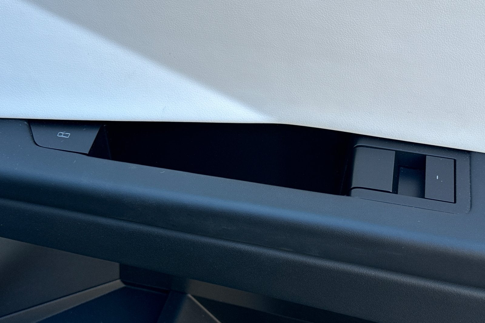 2024 Tesla Cybertruck Base