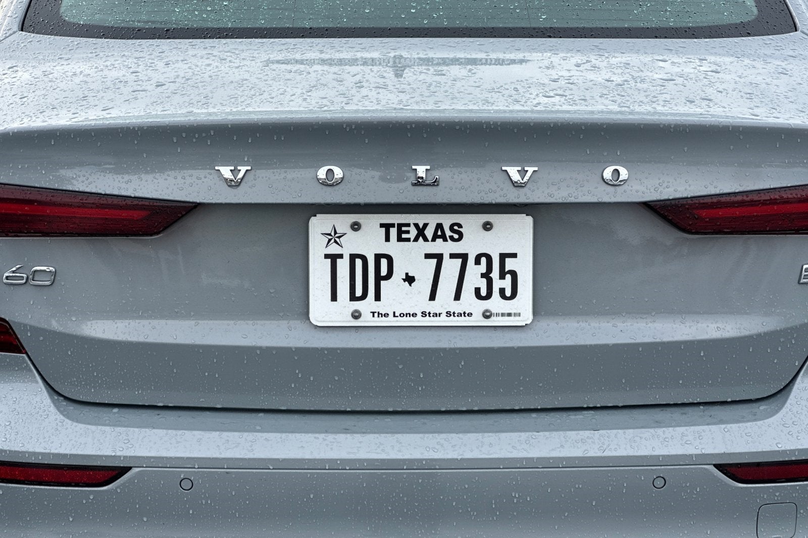 2024 Volvo S60 B5 Plus Dark Theme