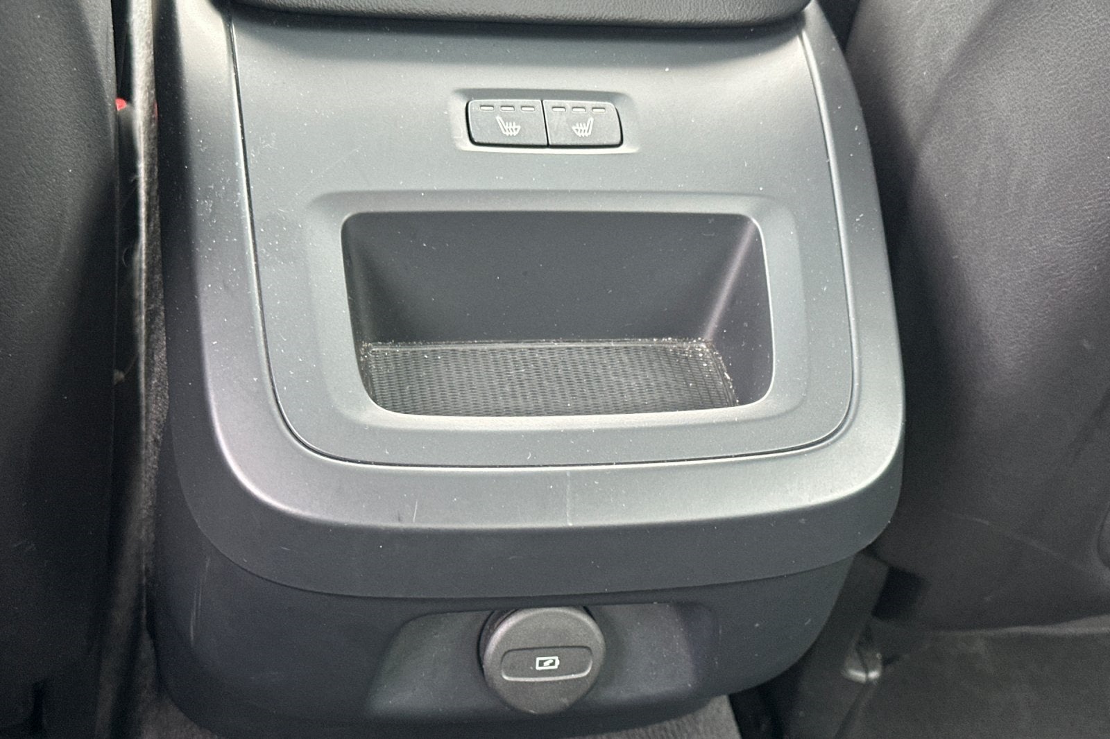 2024 Volvo S60 B5 Plus Dark Theme