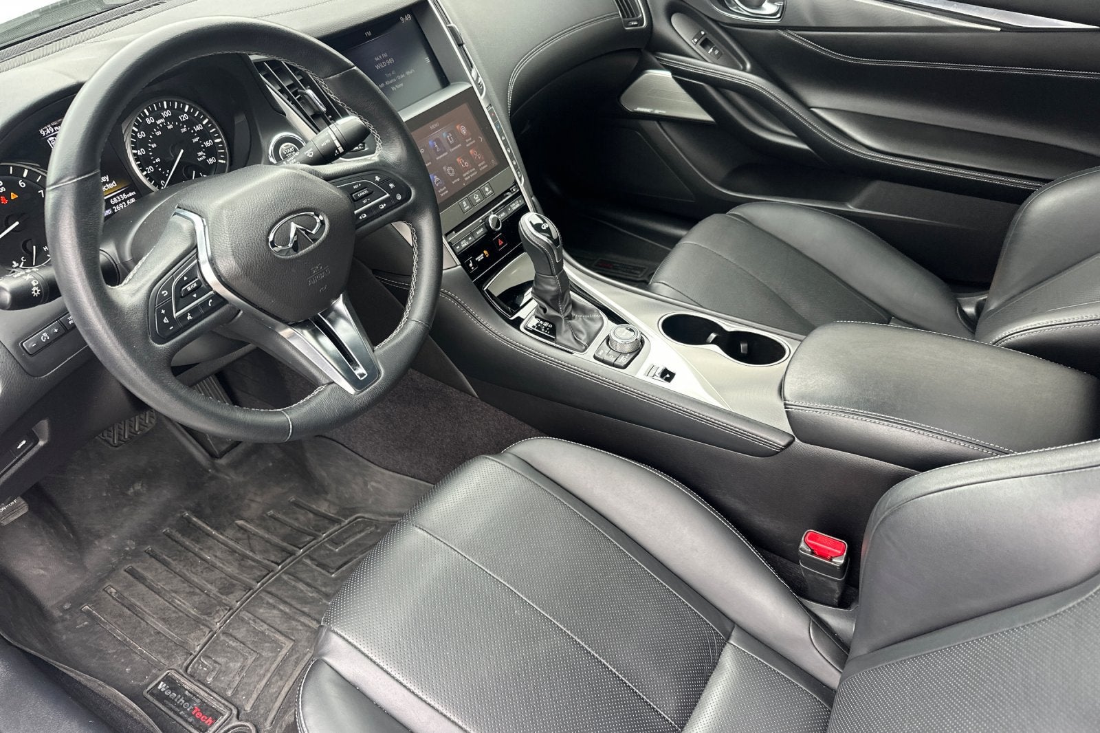 2022 INFINITI Q60 LUXE