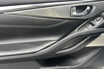 2022 INFINITI Q60 LUXE