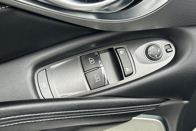 2022 INFINITI Q60 LUXE