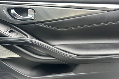 2022 INFINITI Q60 LUXE