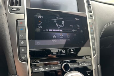 2022 INFINITI Q60 LUXE