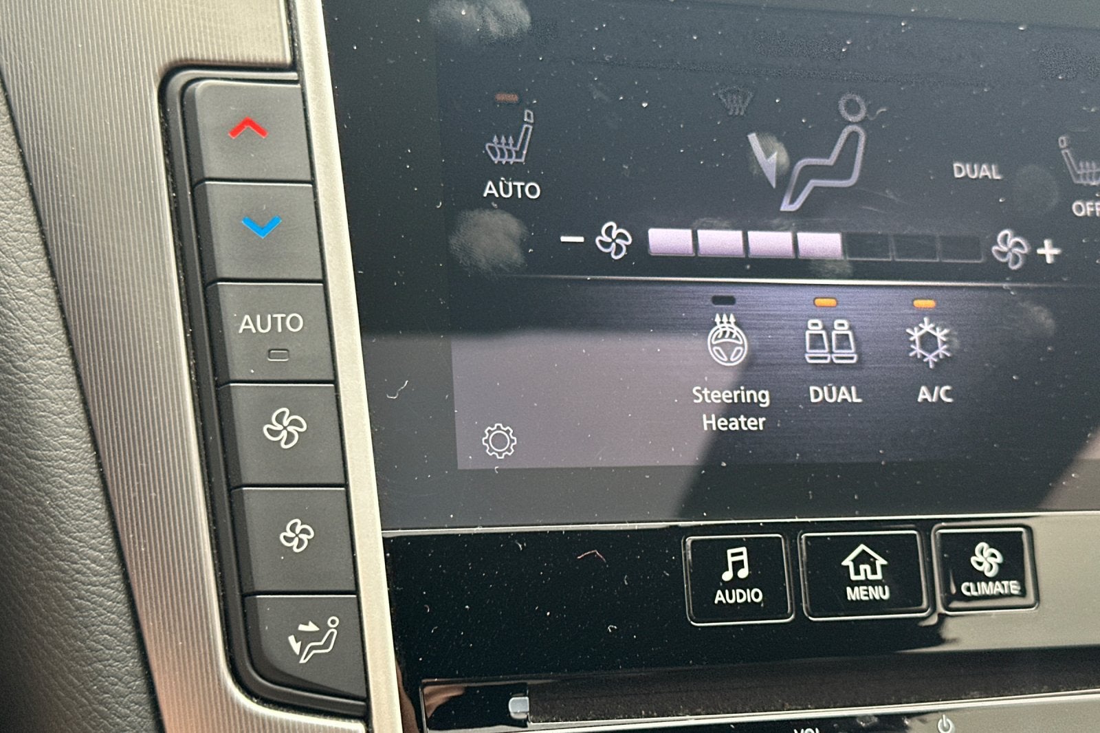 2022 INFINITI Q60 LUXE
