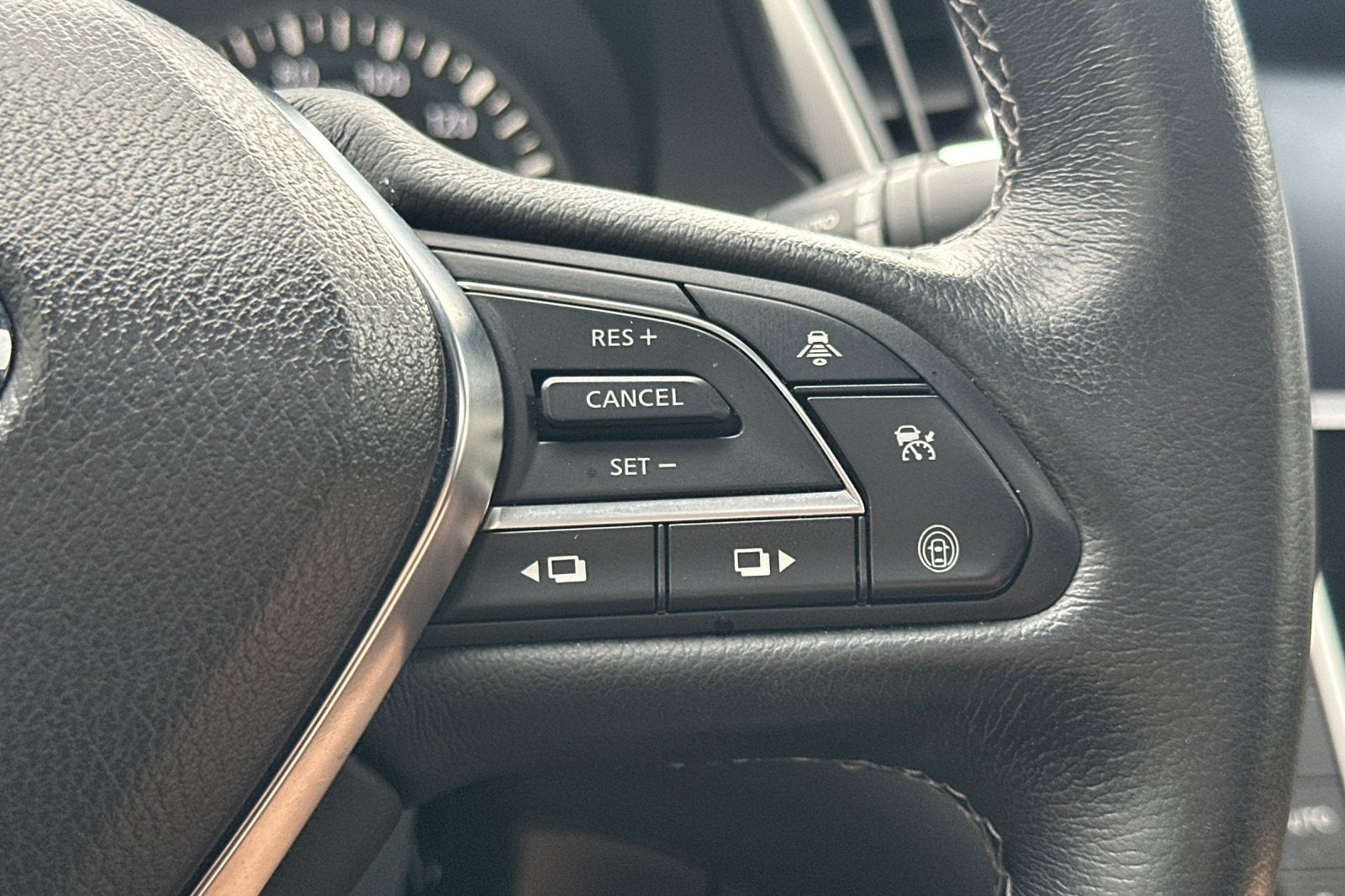 2022 INFINITI Q60 LUXE