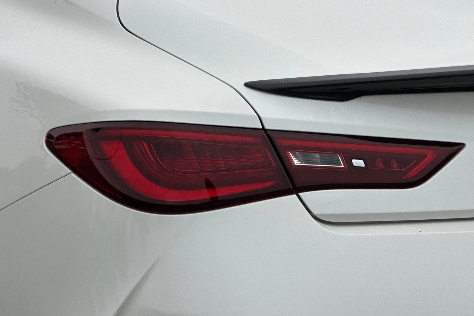 2022 INFINITI Q60 LUXE
