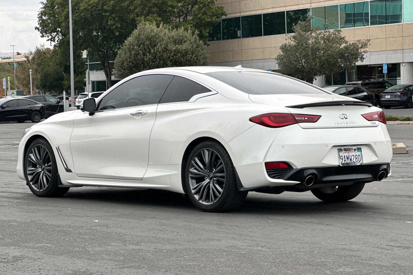 2022 INFINITI Q60 LUXE