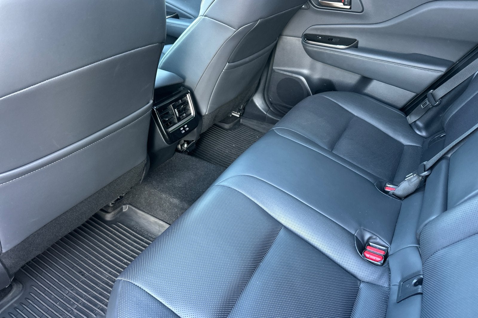 2025 Toyota Crown Signia Limited