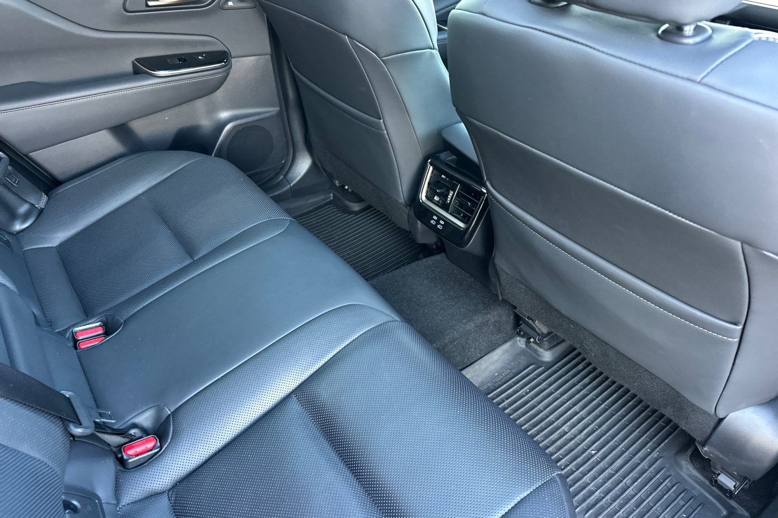 2025 Toyota Crown Signia Limited