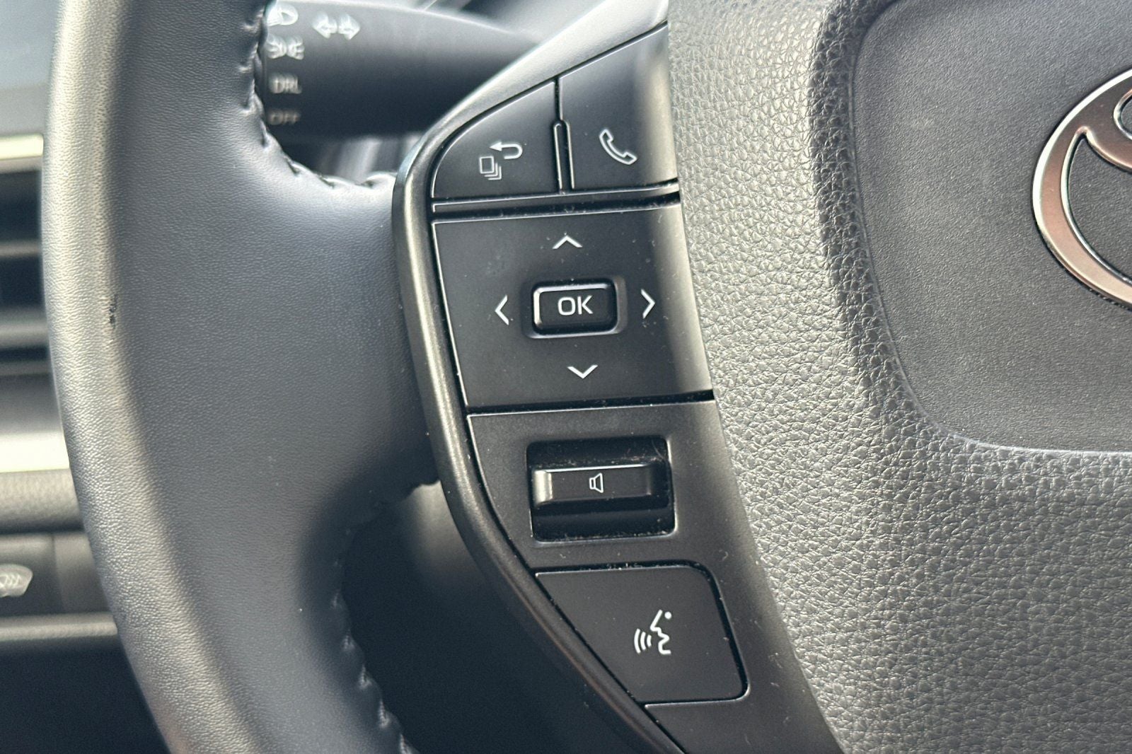 2023 Toyota Prius LE