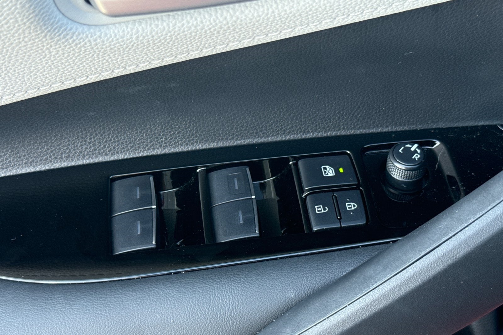 2025 Toyota Corolla Hatchback SE