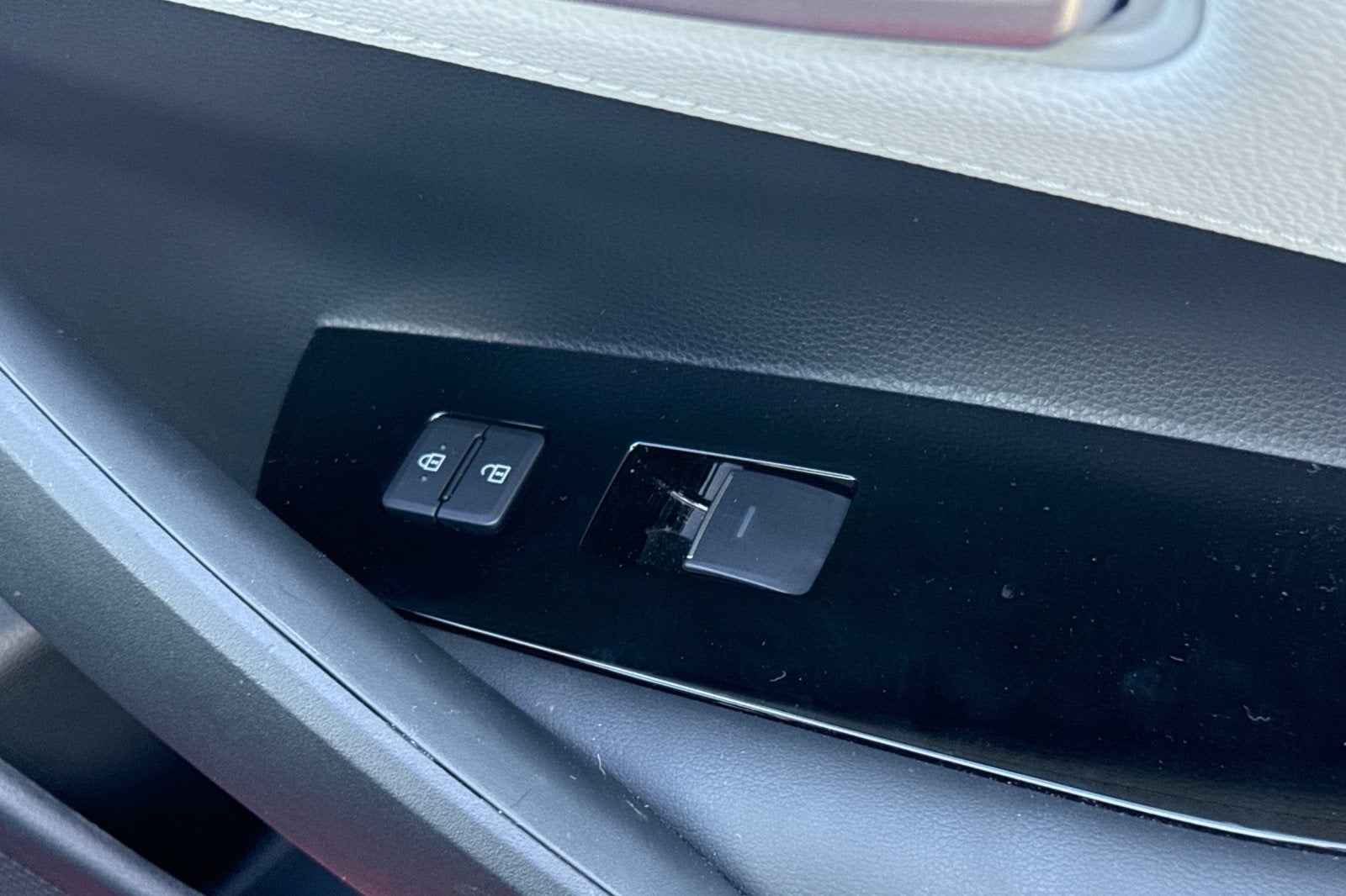 2025 Toyota Corolla Hatchback SE