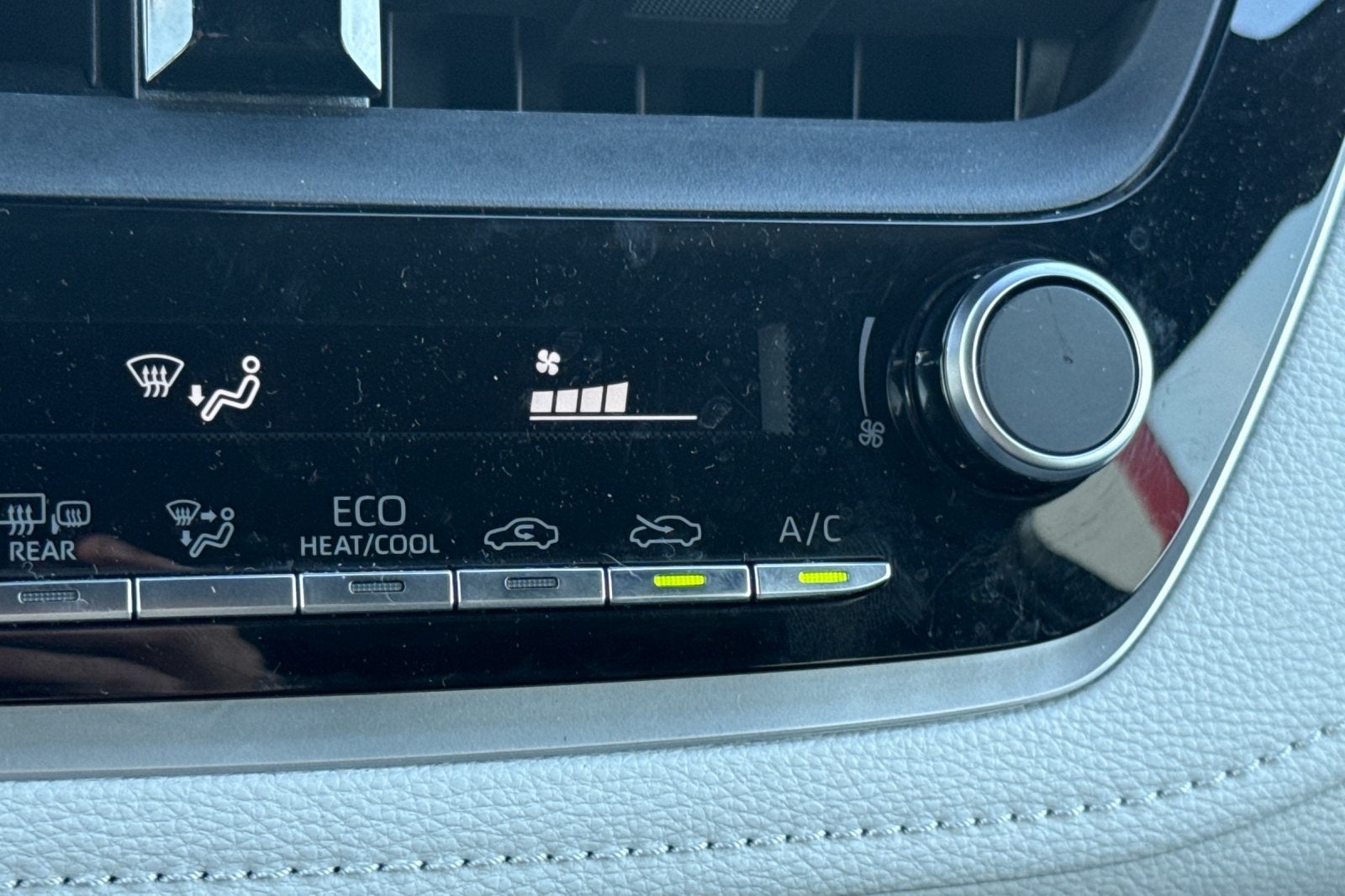 2025 Toyota Corolla Hatchback SE