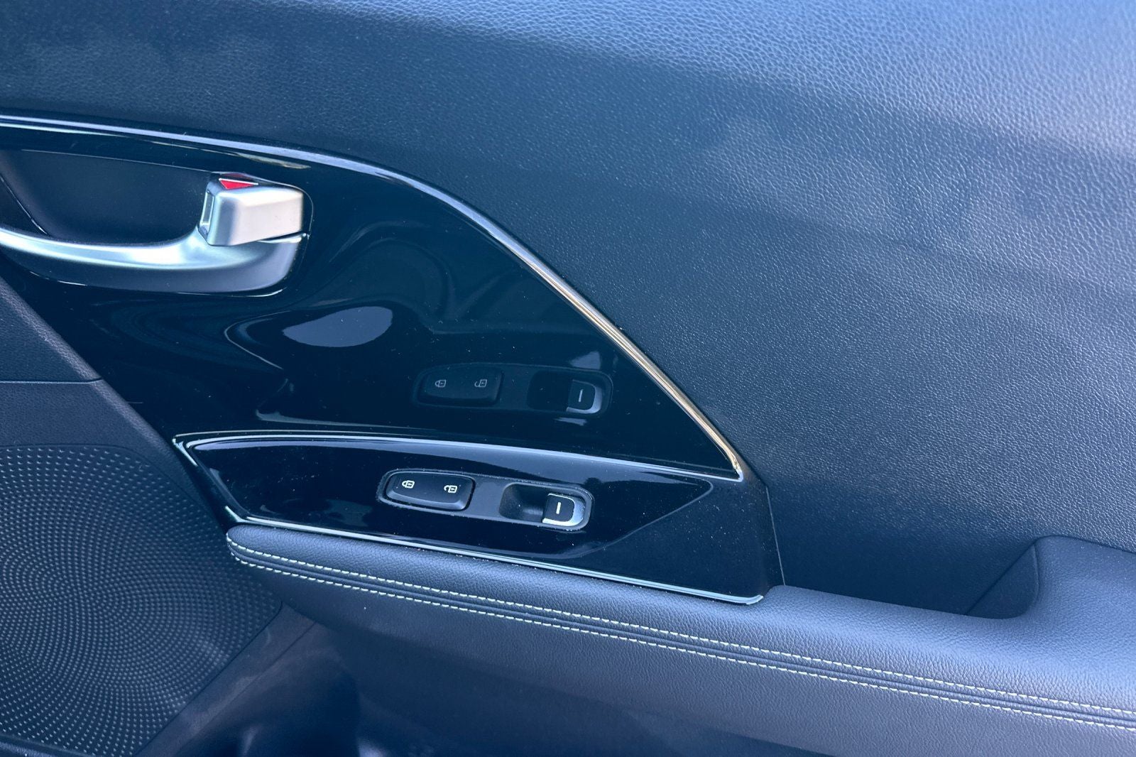 2022 Kia Niro Plug-In Hybrid LXS