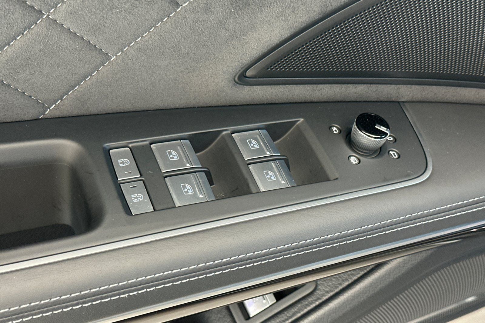 2023 Audi S8 4.0T quattro