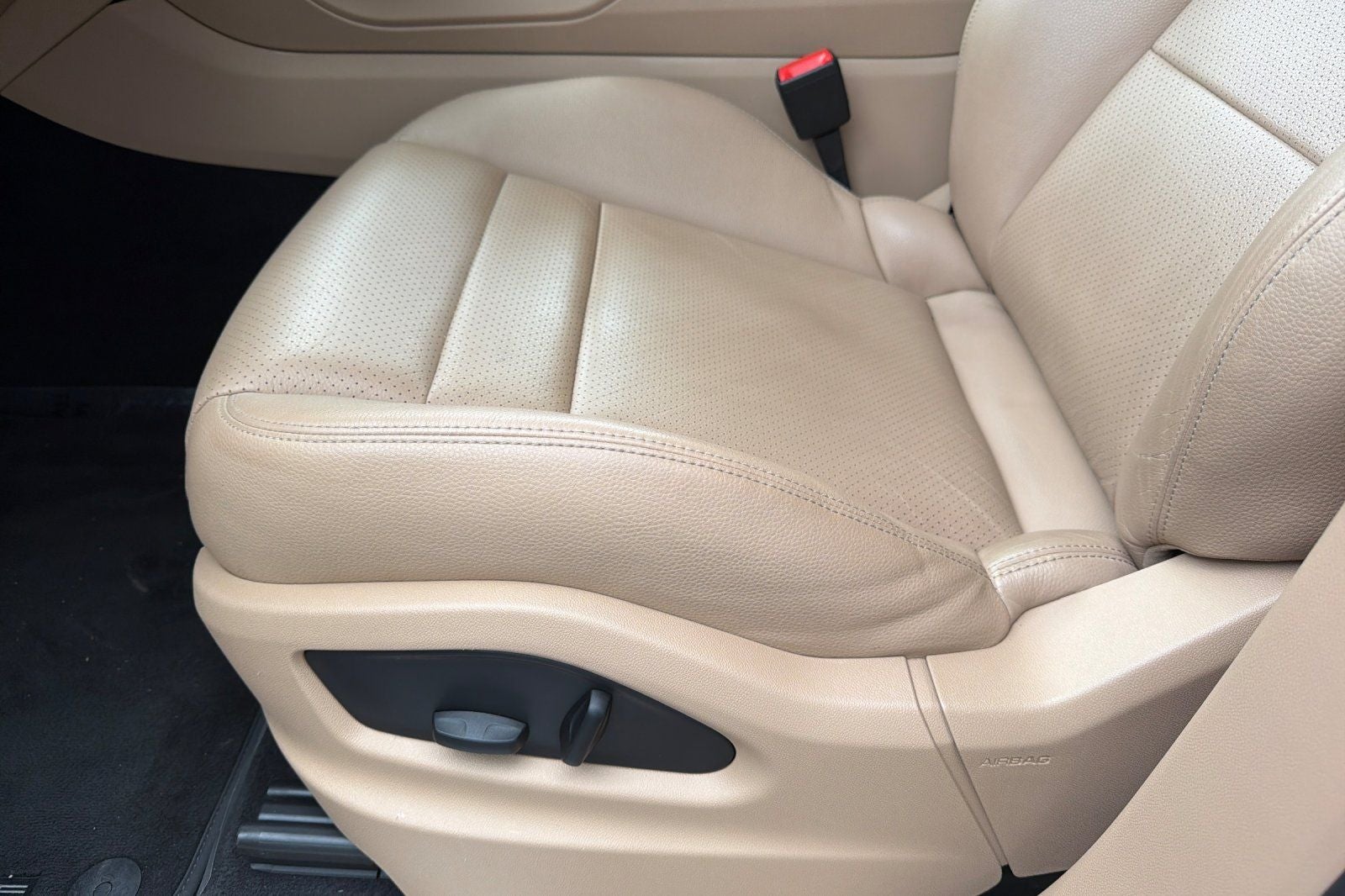 2023 Porsche Cayenne Base