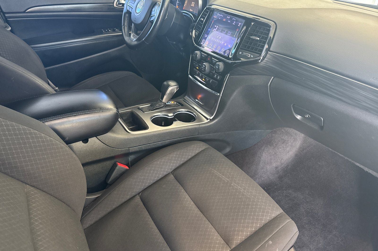 2019 Jeep Grand Cherokee Laredo