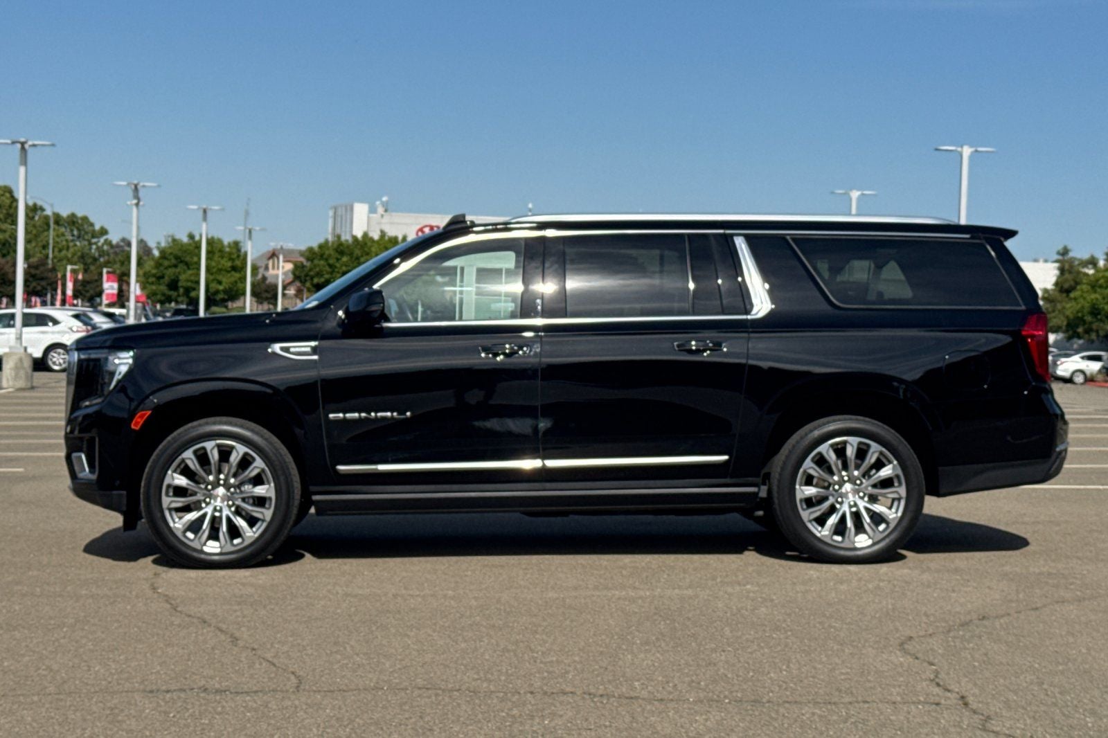 2023 GMC Yukon XL Denali