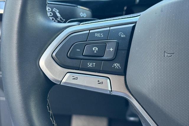 2024 Volkswagen Atlas Cross Sport 2.0T SE w/Technology