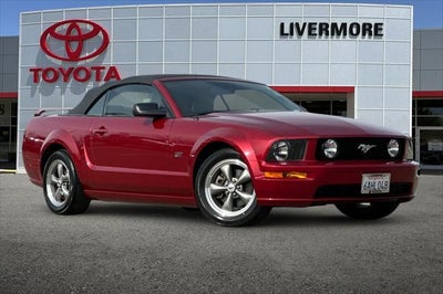 2005 Ford Mustang GT Premium