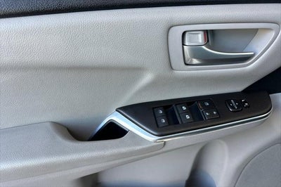 2016 Toyota Camry SE