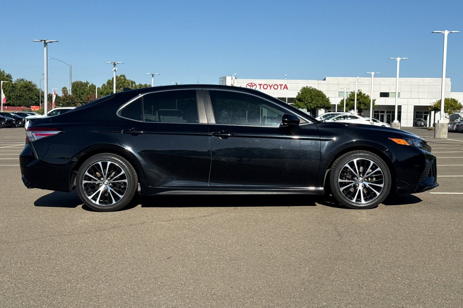 2020 Toyota Camry SE