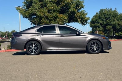 2021 Toyota Camry Hybrid SE