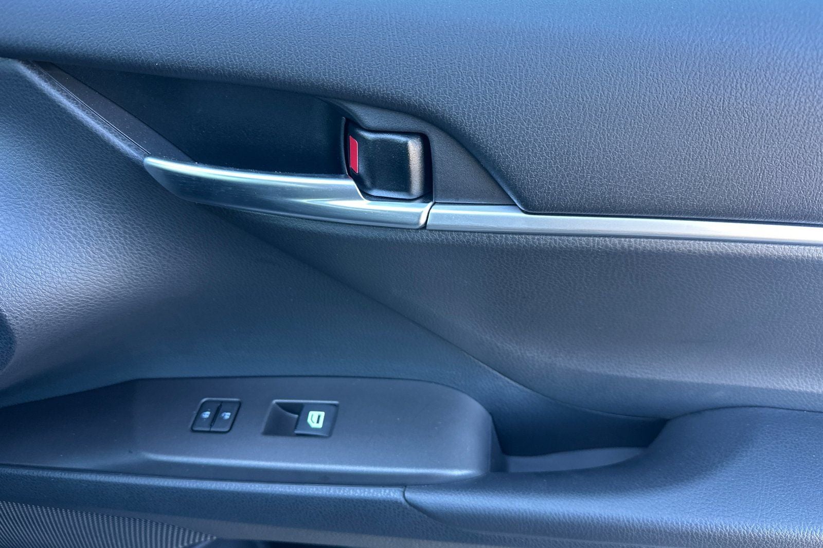 2023 Toyota Camry Hybrid SE